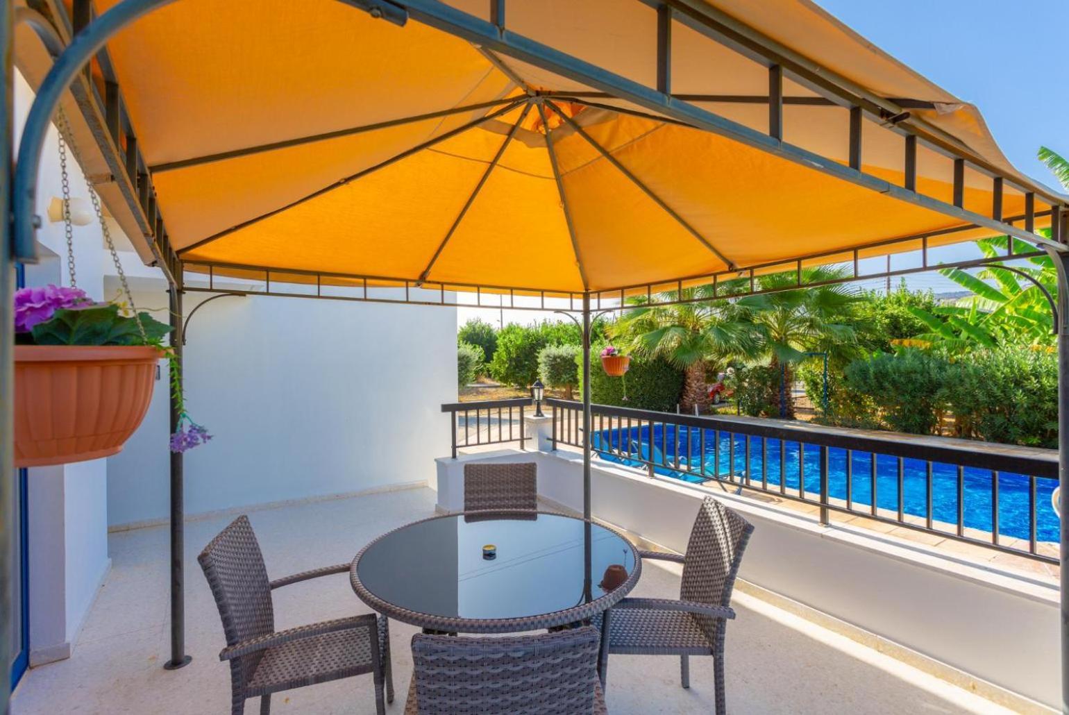 Villa Charoula Pente 파포스 외부 사진