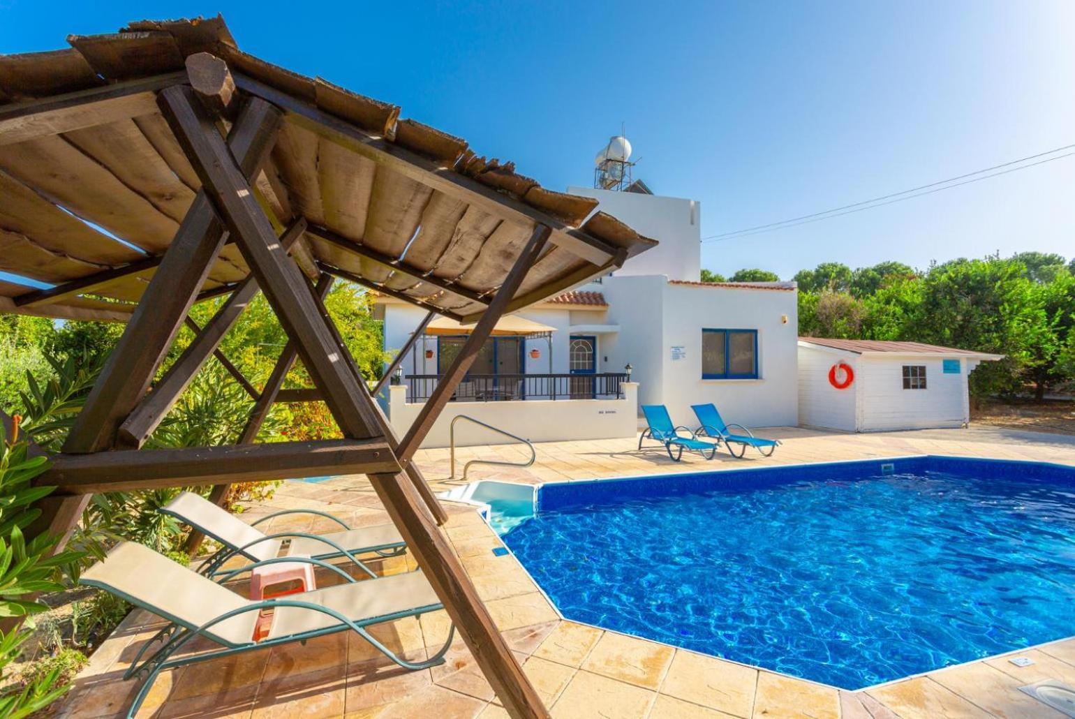 Villa Charoula Pente 파포스 외부 사진